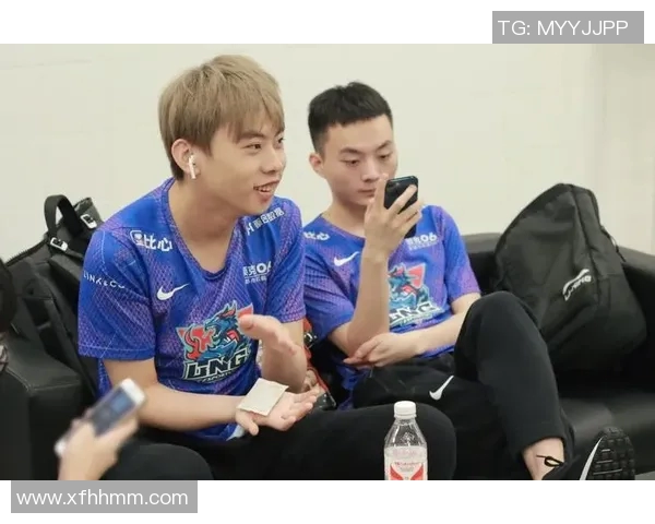 LNG战队在精英赛中以77分稳居积分榜首位，展现强劲实力