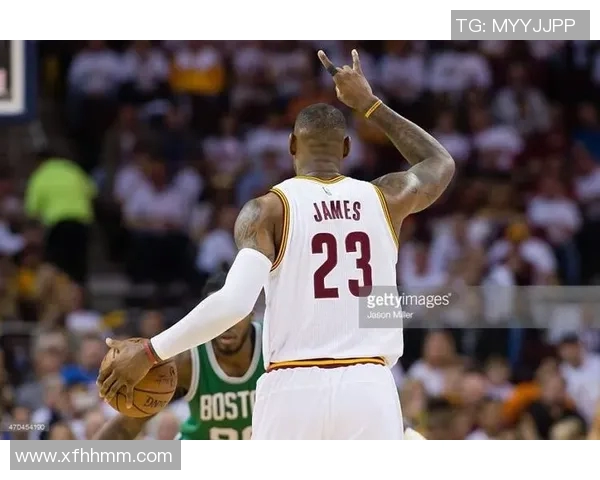 赫伯特琼斯的篮球之路与成就:从新秀到明星的成长历程